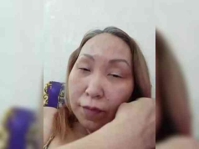 F_L_I_R_T_I_N_G webcam