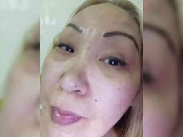 Qweentis Live Webcam on BongaCams