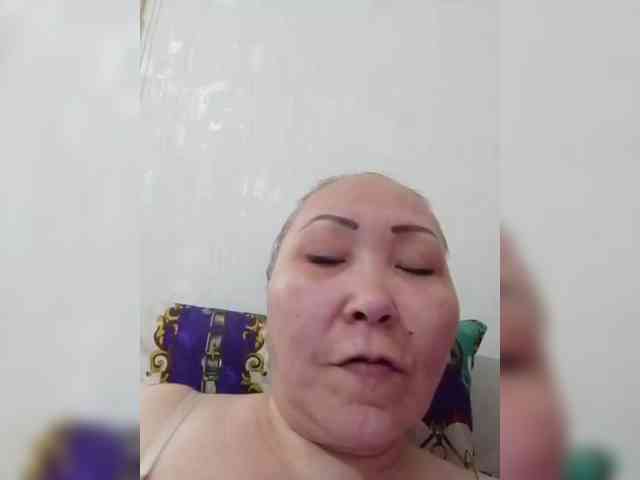 F_L_I_R_T_I_N_G webcam