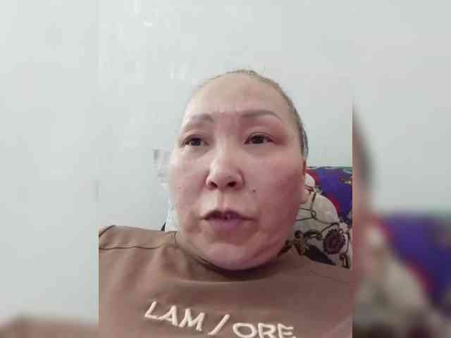 F_L_I_R_T_I_N_G webcam
