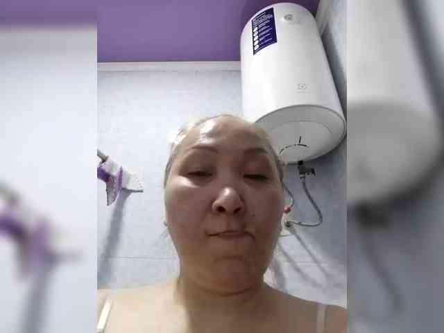 F_L_I_R_T_I_N_G webcam