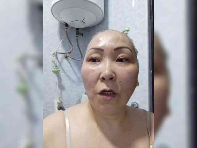 F_L_I_R_T_I_N_G webcam