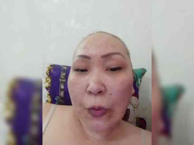 F_L_I_R_T_I_N_G webcam