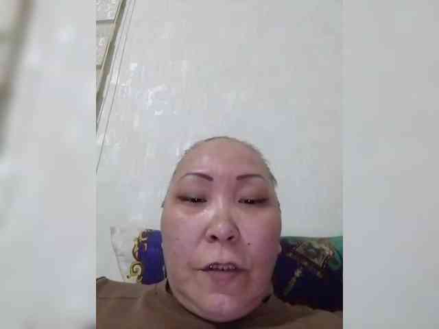 F_L_I_R_T_I_N_G webcam