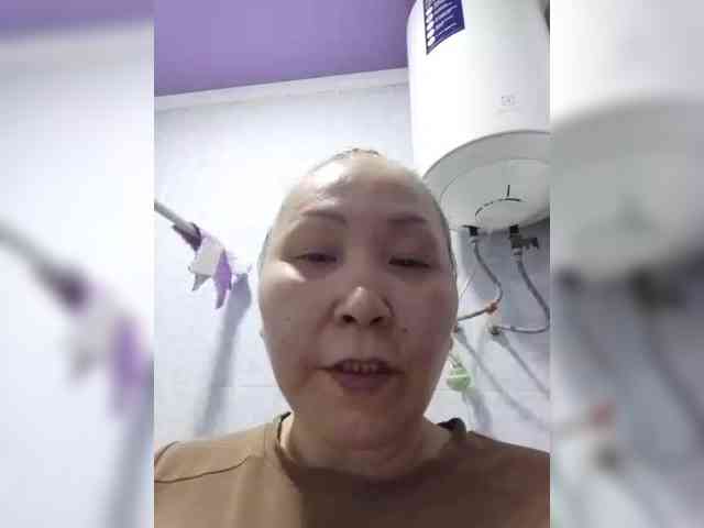 F_L_I_R_T_I_N_G webcam