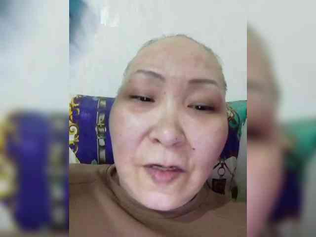 F_L_I_R_T_I_N_G webcam