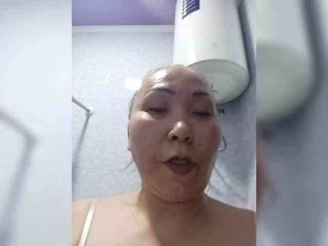 F_L_I_R_T_I_N_G webcam