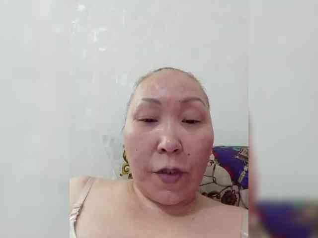F_L_I_R_T_I_N_G webcam