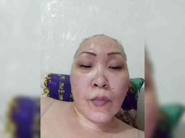 F_L_I_R_T_I_N_G webcam