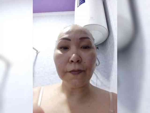 F_L_I_R_T_I_N_G webcam