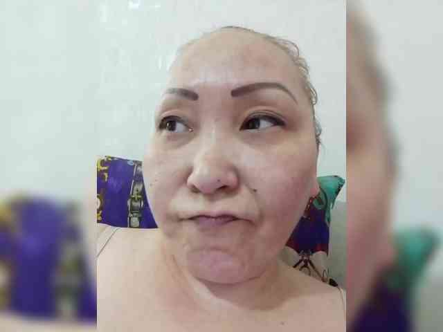 F_L_I_R_T_I_N_G webcam
