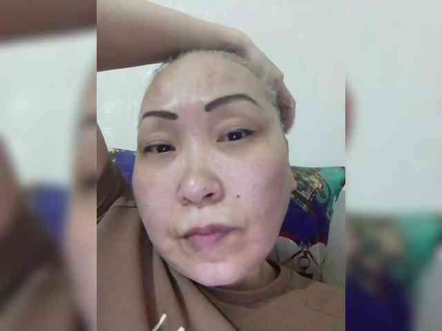 F_L_I_R_T_I_N_G webcam