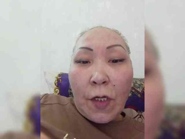 F_L_I_R_T_I_N_G webcam