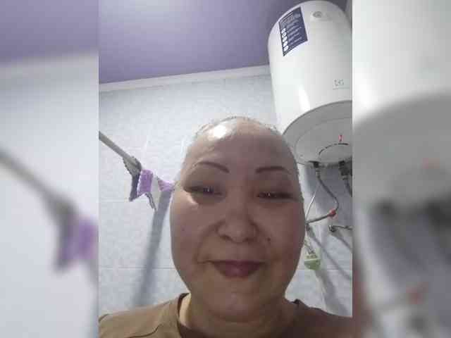 F_L_I_R_T_I_N_G webcam
