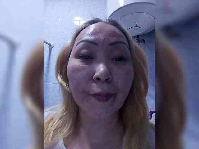 Qweentis Live Webcam on BongaCams