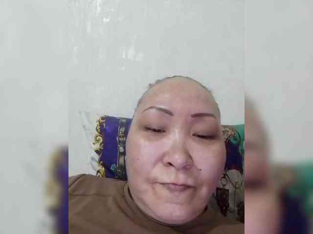 F_L_I_R_T_I_N_G webcam