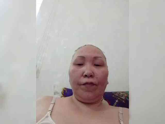 F_L_I_R_T_I_N_G webcam