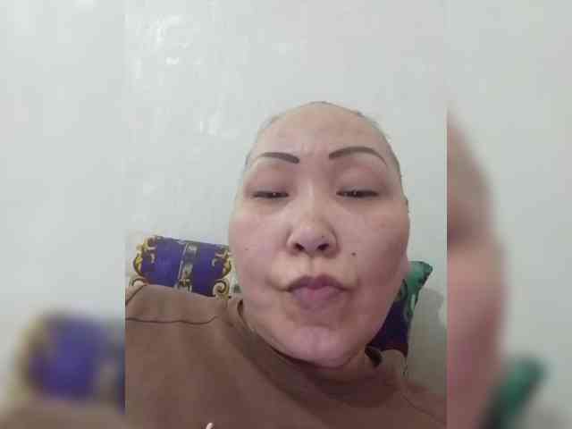 F_L_I_R_T_I_N_G webcam