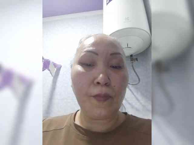 F_L_I_R_T_I_N_G webcam
