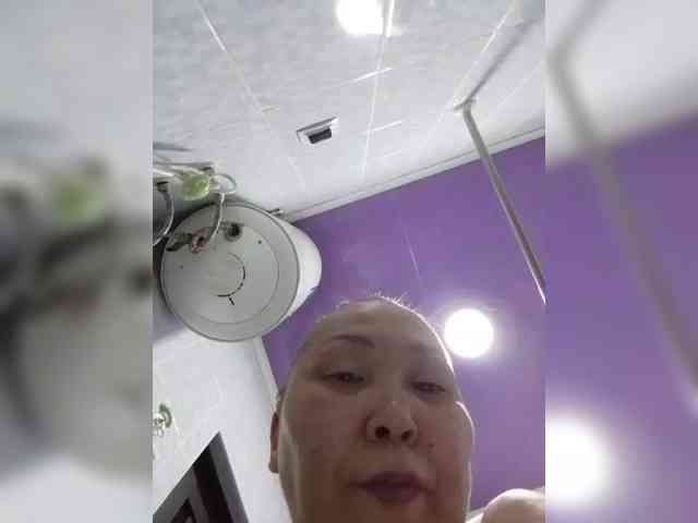 F_L_I_R_T_I_N_G webcam