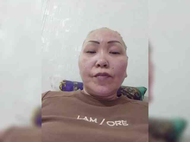 F_L_I_R_T_I_N_G webcam