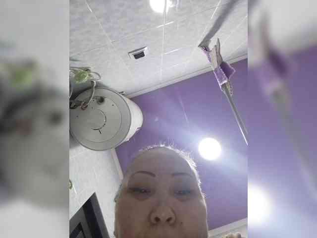 F_L_I_R_T_I_N_G webcam