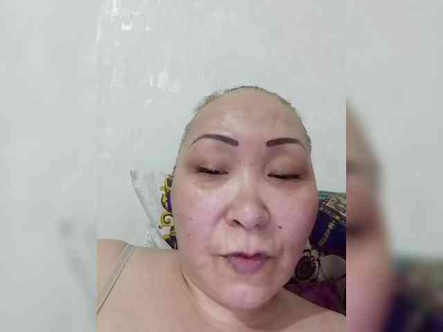 F_L_I_R_T_I_N_G webcam