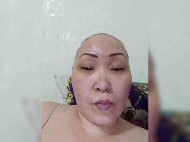 F_L_I_R_T_I_N_G webcam