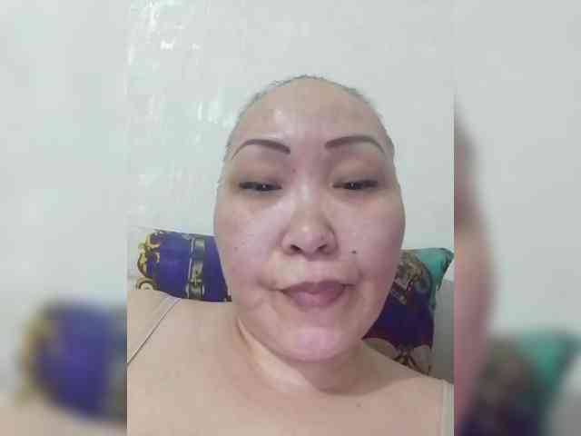 F_L_I_R_T_I_N_G webcam
