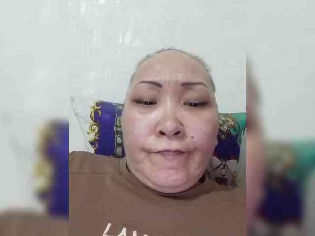 F_L_I_R_T_I_N_G webcam