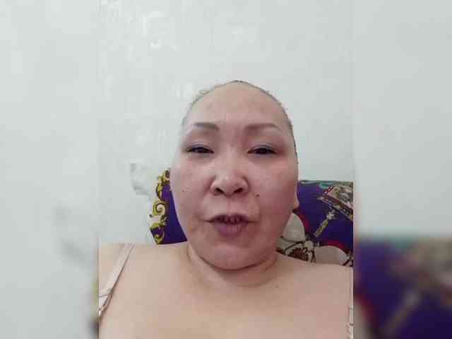 F_L_I_R_T_I_N_G webcam