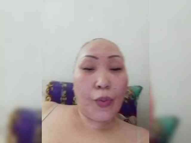 F_L_I_R_T_I_N_G webcam