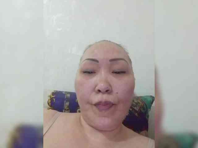 F_L_I_R_T_I_N_G webcam