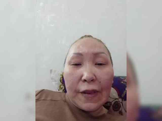 F_L_I_R_T_I_N_G webcam