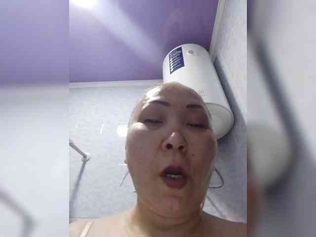 F_L_I_R_T_I_N_G webcam