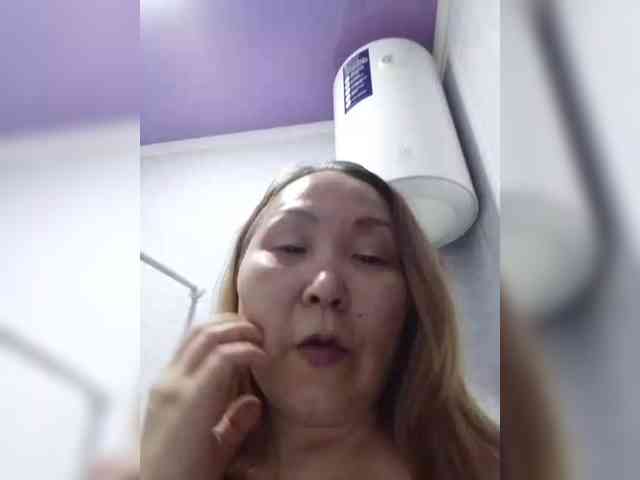 F_L_I_R_T_I_N_G webcam