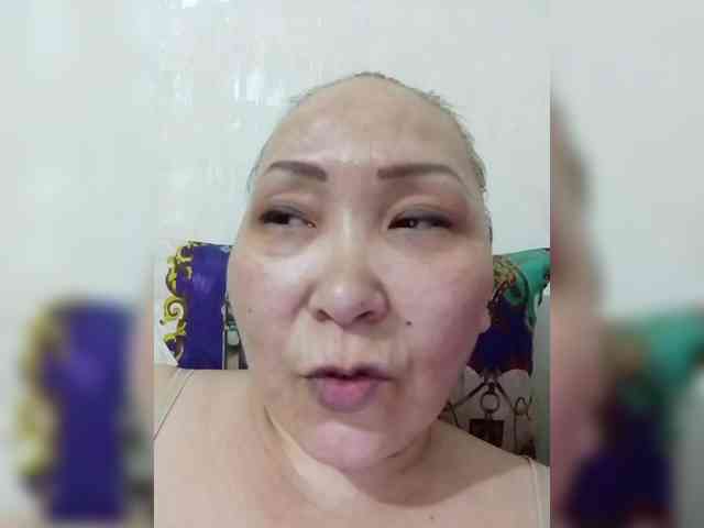 F_L_I_R_T_I_N_G webcam