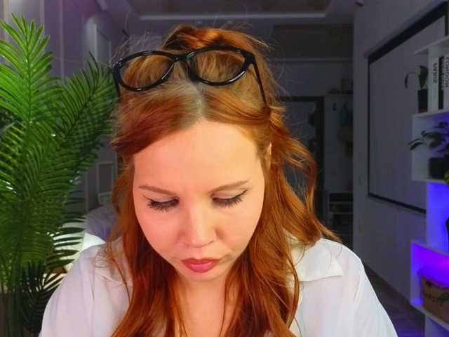 Lina-hill's BongaCams show and profile