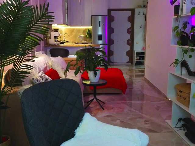 Lina-hill's BongaCams show and profile