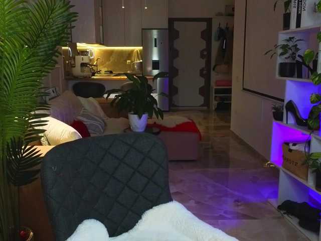 Lina-hill's BongaCams show and profile