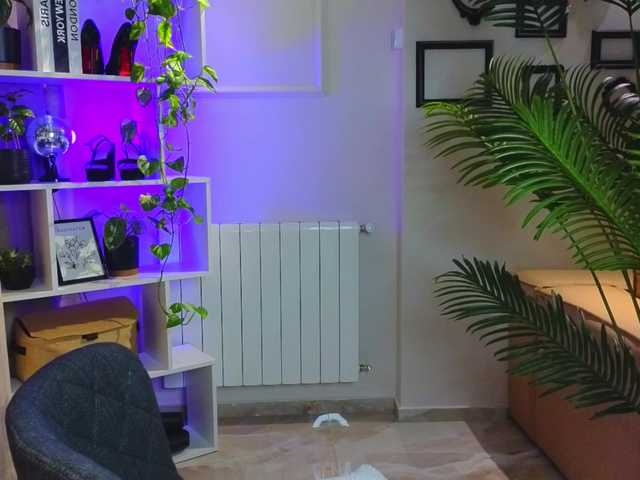 Lina-hill's BongaCams show and profile