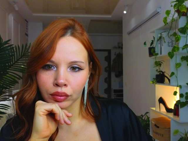 Lina-hill's BongaCams show and profile