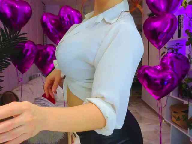 Lina-hill Live Webcam on BongaCams