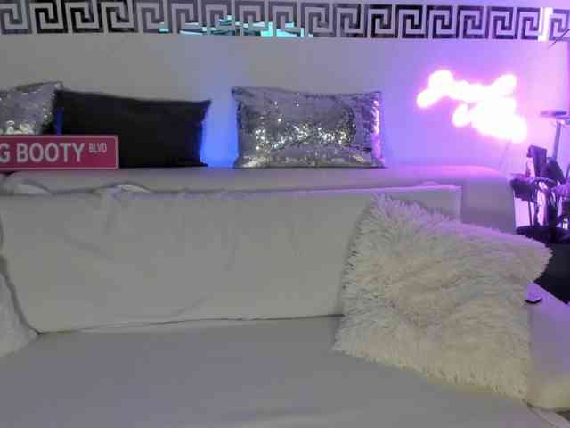 CocoSkyy webcam