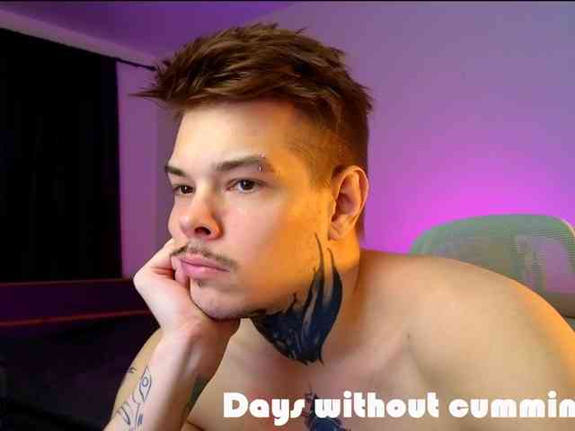 Denchtut Live Webcam on BongaCams