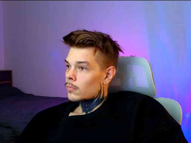 Denchtut Live Webcam on BongaCams