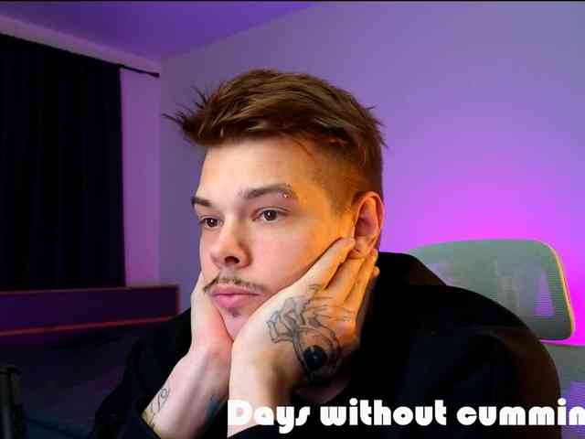 Denchtut Live Webcam on BongaCams