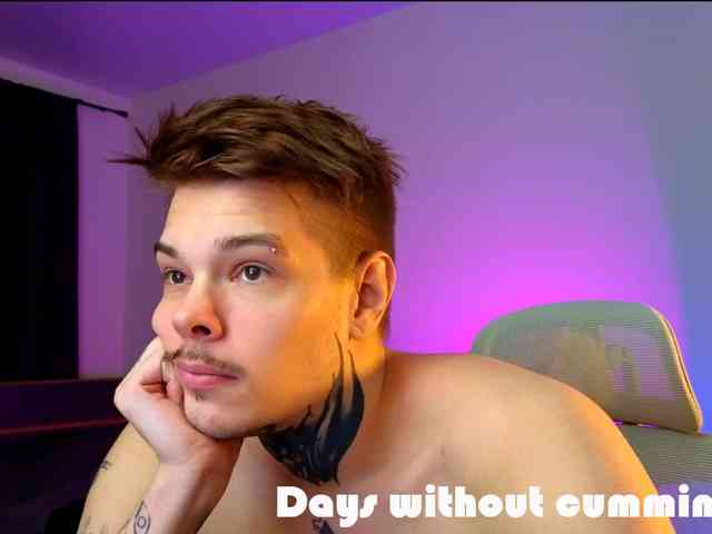 Denchtut Live Webcam on BongaCams