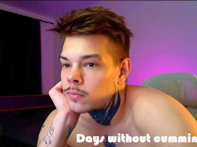 Denchtut Live Webcam on BongaCams