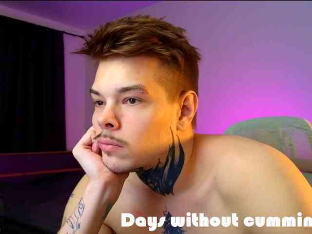 Denchtut Live Webcam on BongaCams